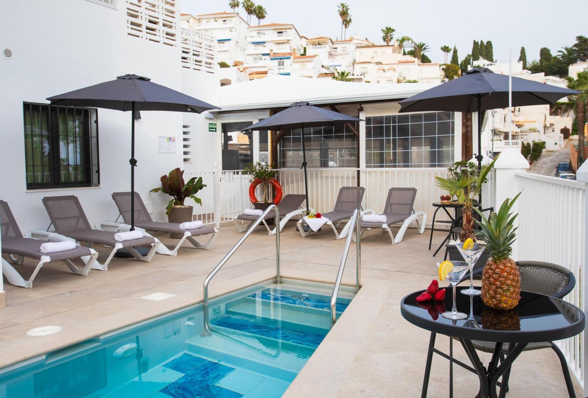 Boutique Rooms Playa Burriana Nerja Eksteriør bilde