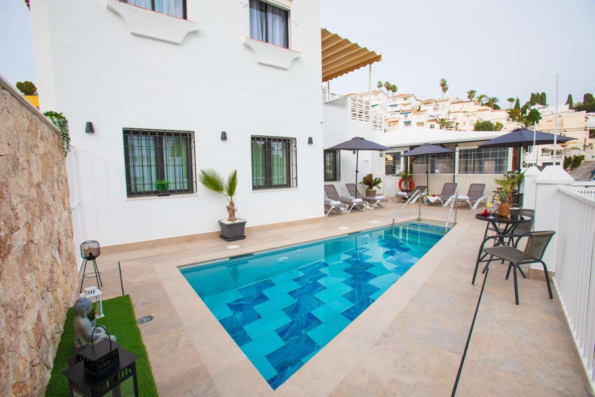 Boutique Rooms Playa Burriana Nerja Eksteriør bilde