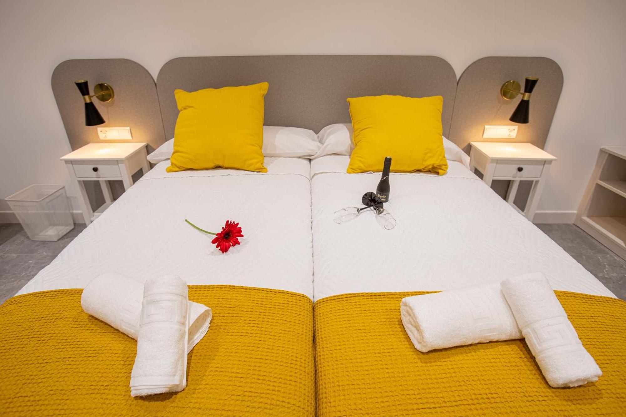 Boutique Rooms Playa Burriana Nerja Eksteriør bilde