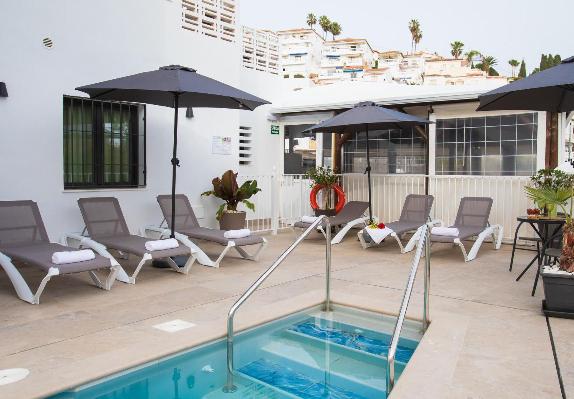 Boutique Rooms Playa Burriana Nerja Eksteriør bilde