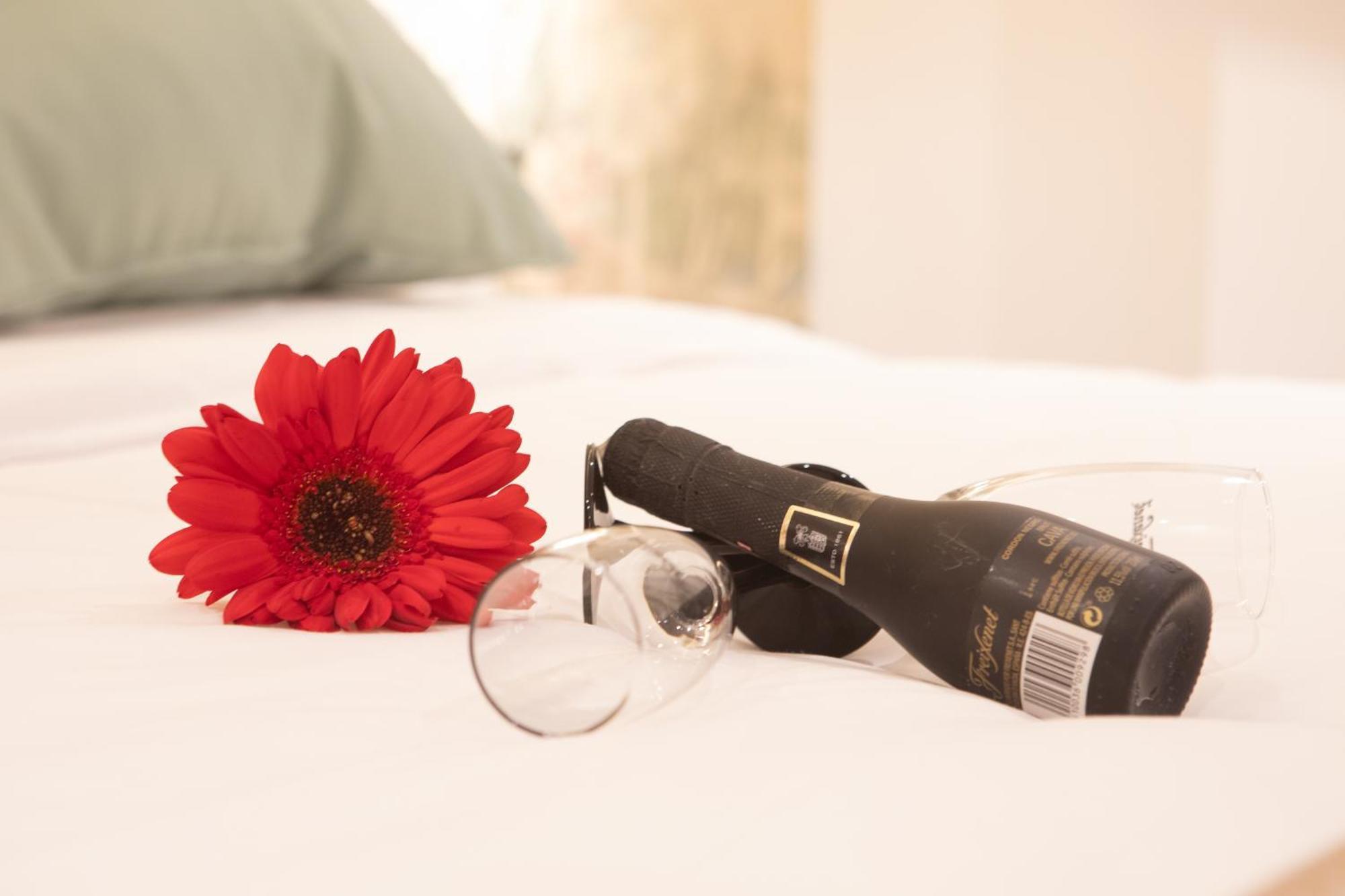 Boutique Rooms Playa Burriana Nerja Eksteriør bilde