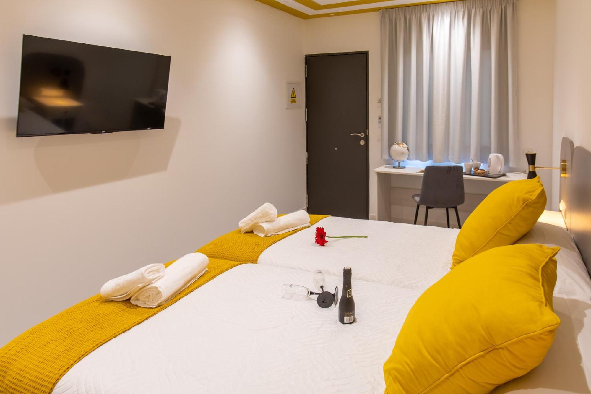 Boutique Rooms Playa Burriana Nerja Eksteriør bilde