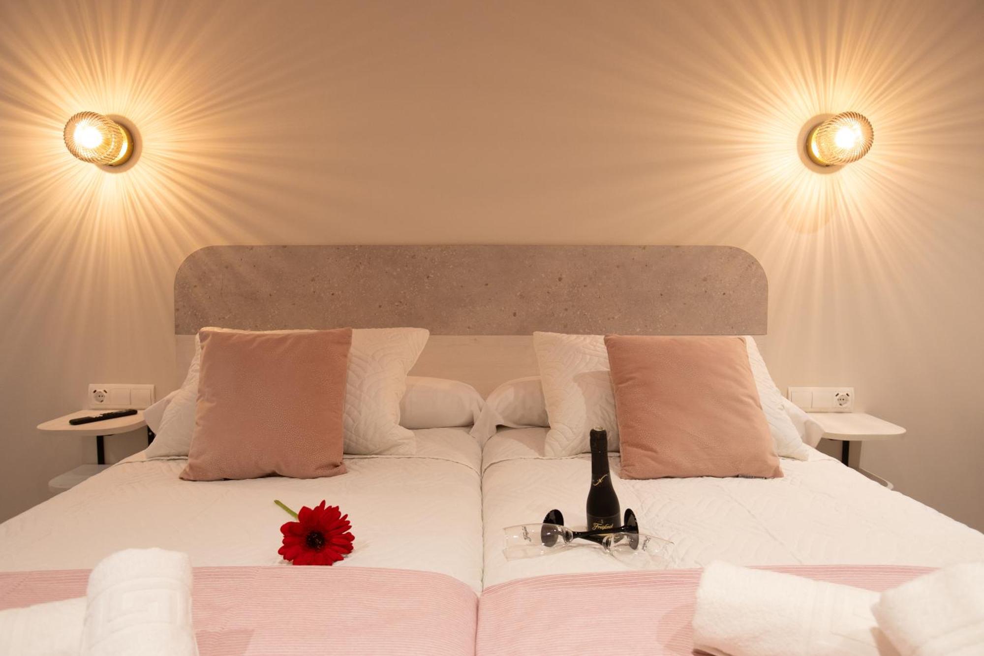Boutique Rooms Playa Burriana Nerja Eksteriør bilde