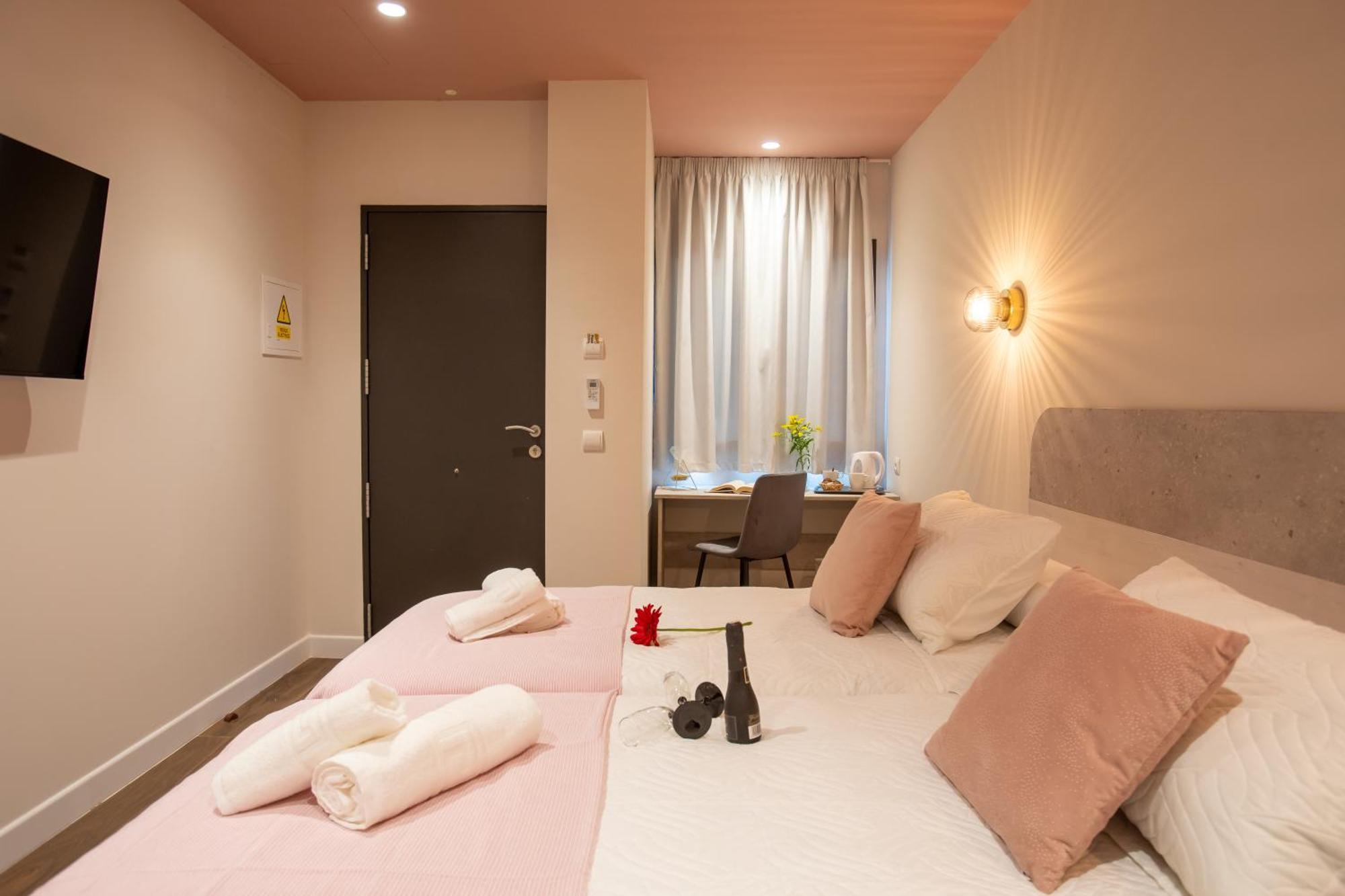 Boutique Rooms Playa Burriana Nerja Eksteriør bilde